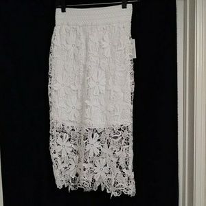 Lace skirt